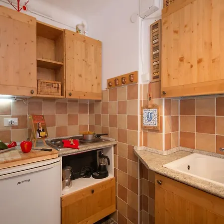 Apartman Sleeps 2 *