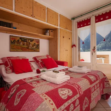 Sleeps 2 Apartman