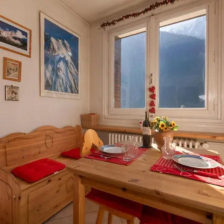 Sleeps 2 Apartman
